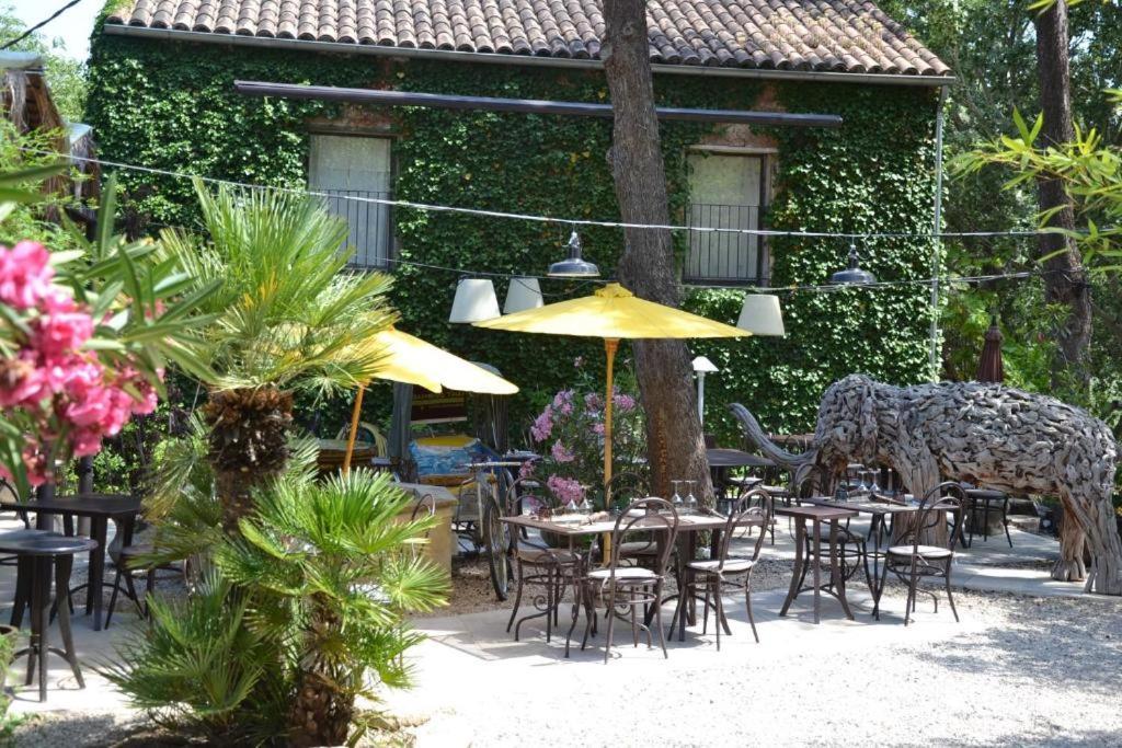 Hostellerie Le Paradou Lourmarin Exteriör bild